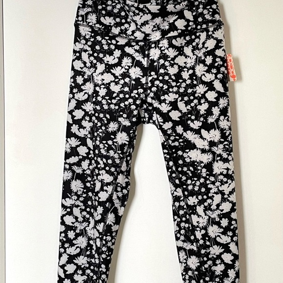 Free People Leggings - Lose Control Wrap Leggings New with Tags / Rare Find - Picture 7 of 8